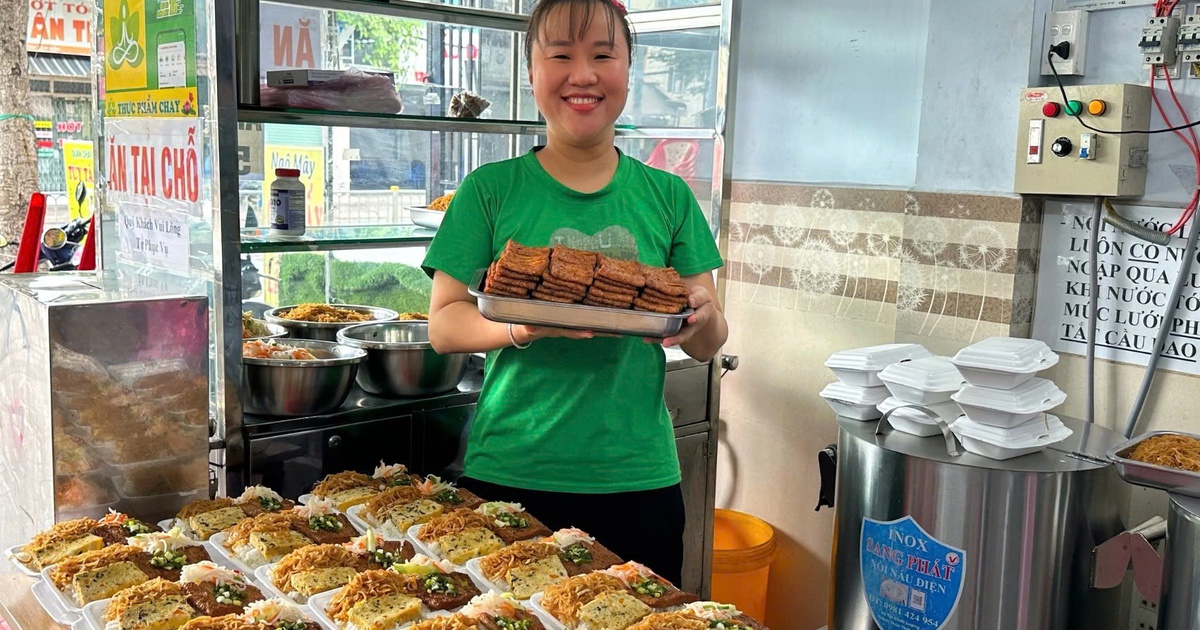 Phường mới ở TP.HCM: Thương sao những quán ăn bán giá 'gì kỳ'