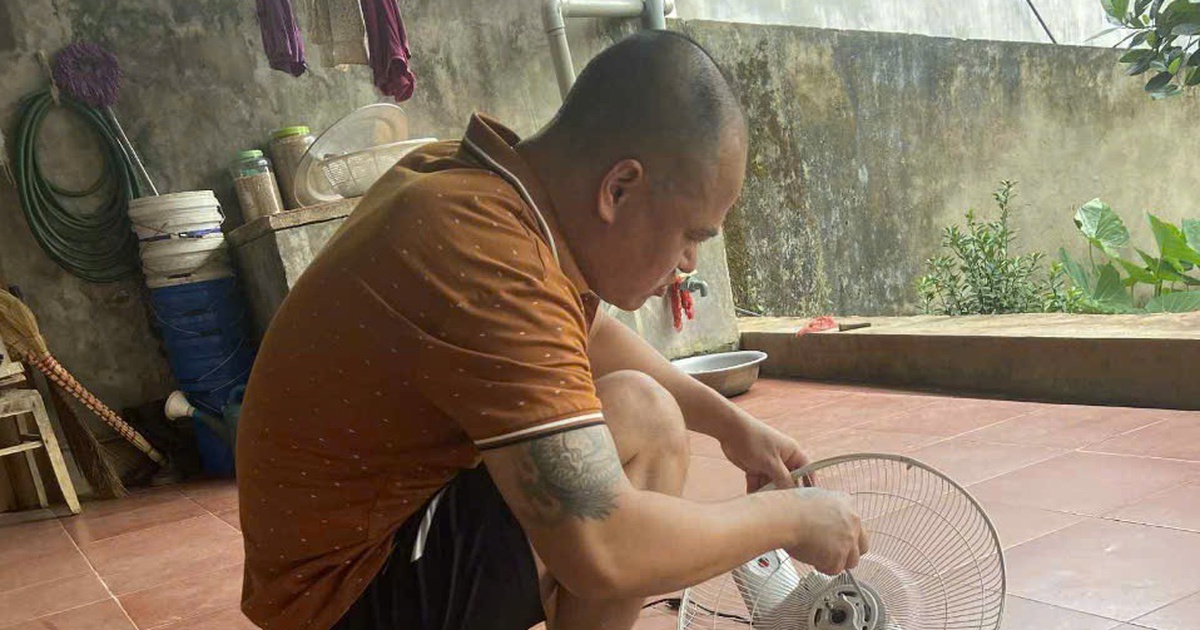 'Đại trưởng bối' tiên phong tiết kiệm điện cho cả xóm