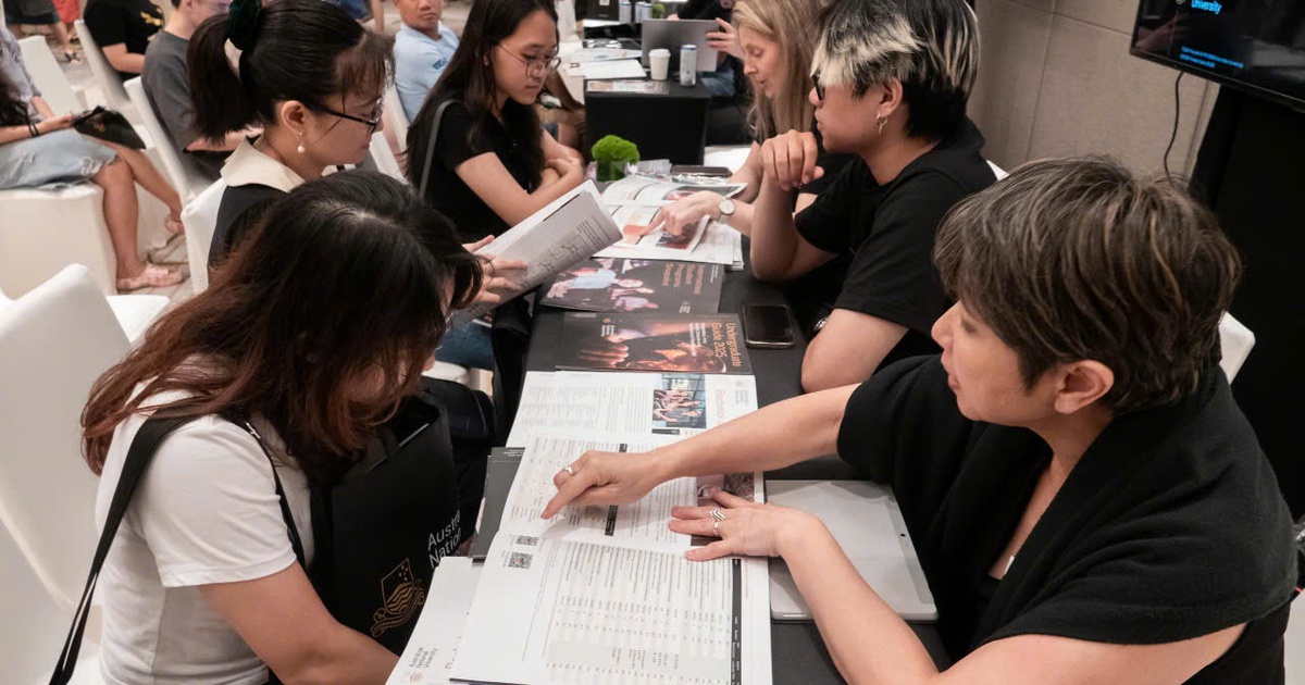 Muốn giành học bổng du học, IELTS cao đã đủ?