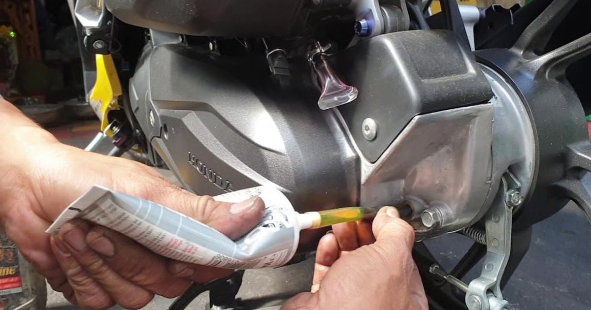 Loại dầu quan trọng cần thay để tránh gây hại xe tay ga