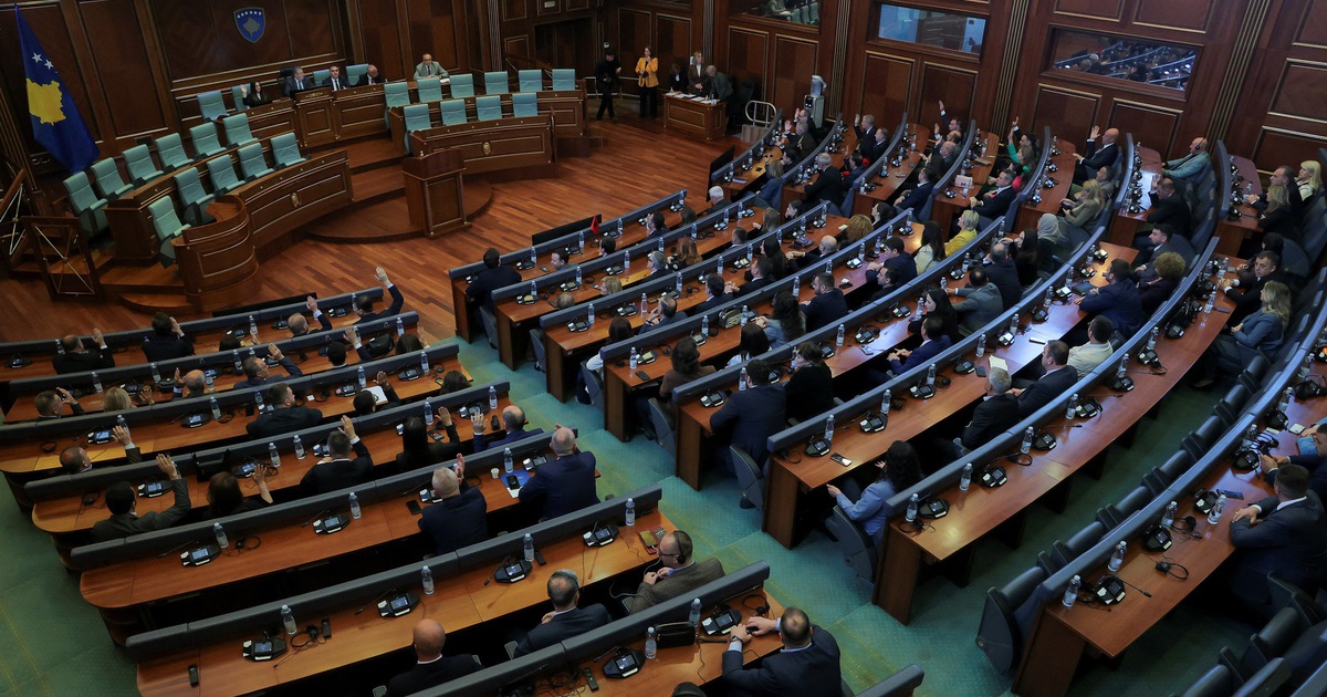 Kosovo bỏ phiếu 50 lần kh&ocirc;ng bầu được chủ tịch quốc hội