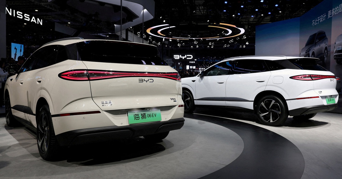 Giới chức Trung Quốc k&ecirc;u gọi c&aacute;c h&atilde;ng xe hơi &#039;đ&igrave;nh chiến&#039;