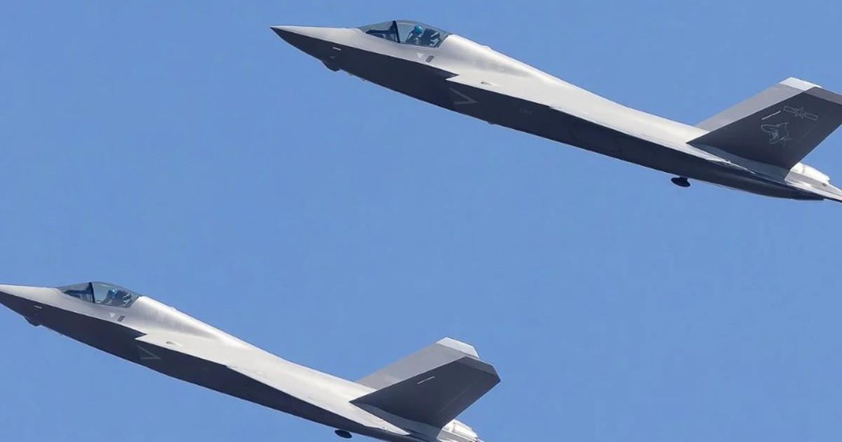 Chiến đấu cơ t&agrave;ng h&igrave;nh J-35 của Trung Quốc đ&atilde; sẵn s&agrave;ng cho t&agrave;u s&acirc;n bay?