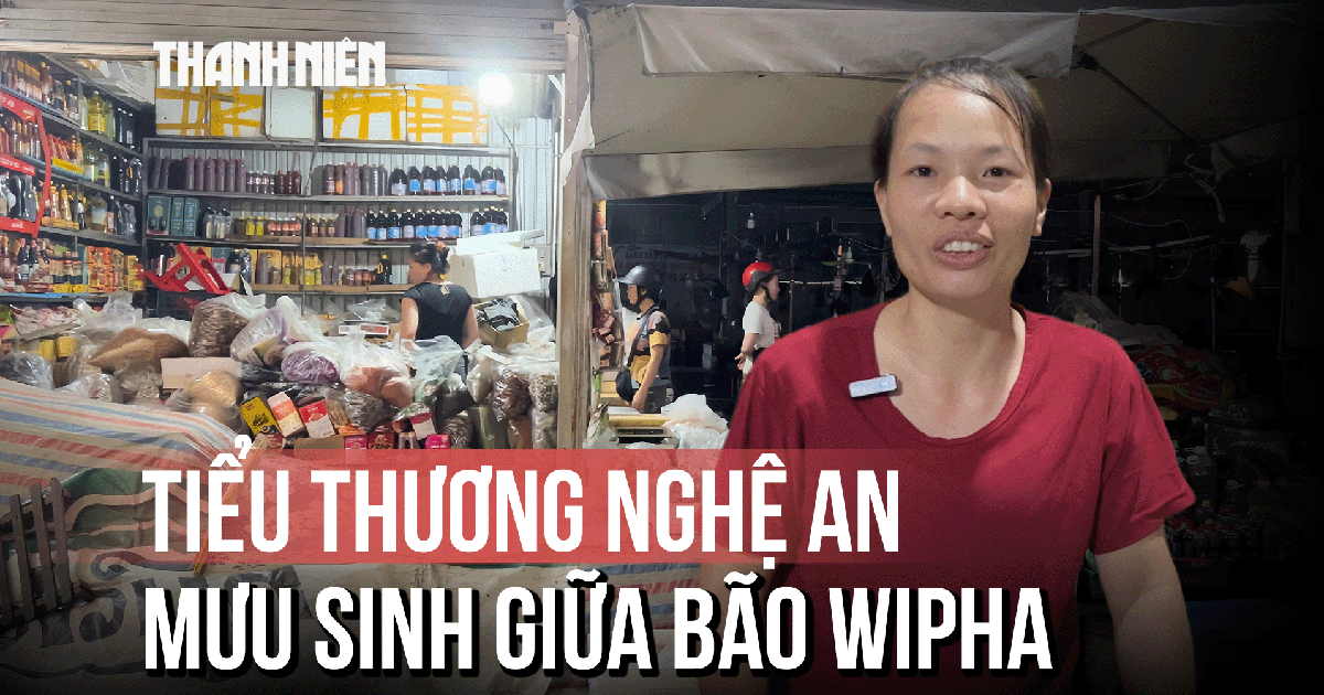Tiểu thương Nghệ An vẫn mua bán giữa bão Wipha