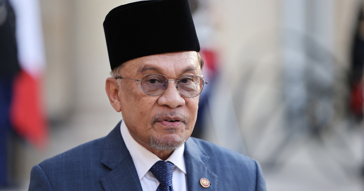 Malaysia sắp ph&aacute;t tiền mặt cho d&acirc;n giữa l&uacute;c chi ph&iacute; sinh hoạt tăng cao