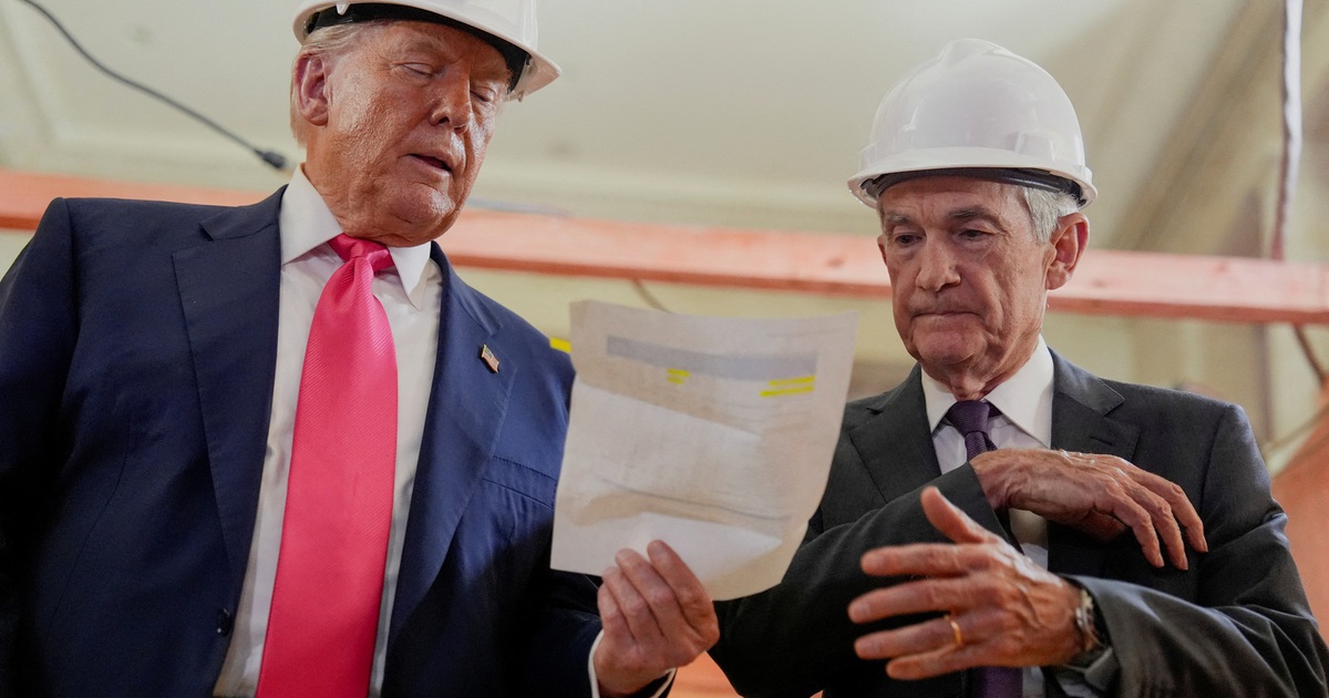 Tổng thống Trump &#039;đấu khẩu&#039; Chủ tịch Fed Powell