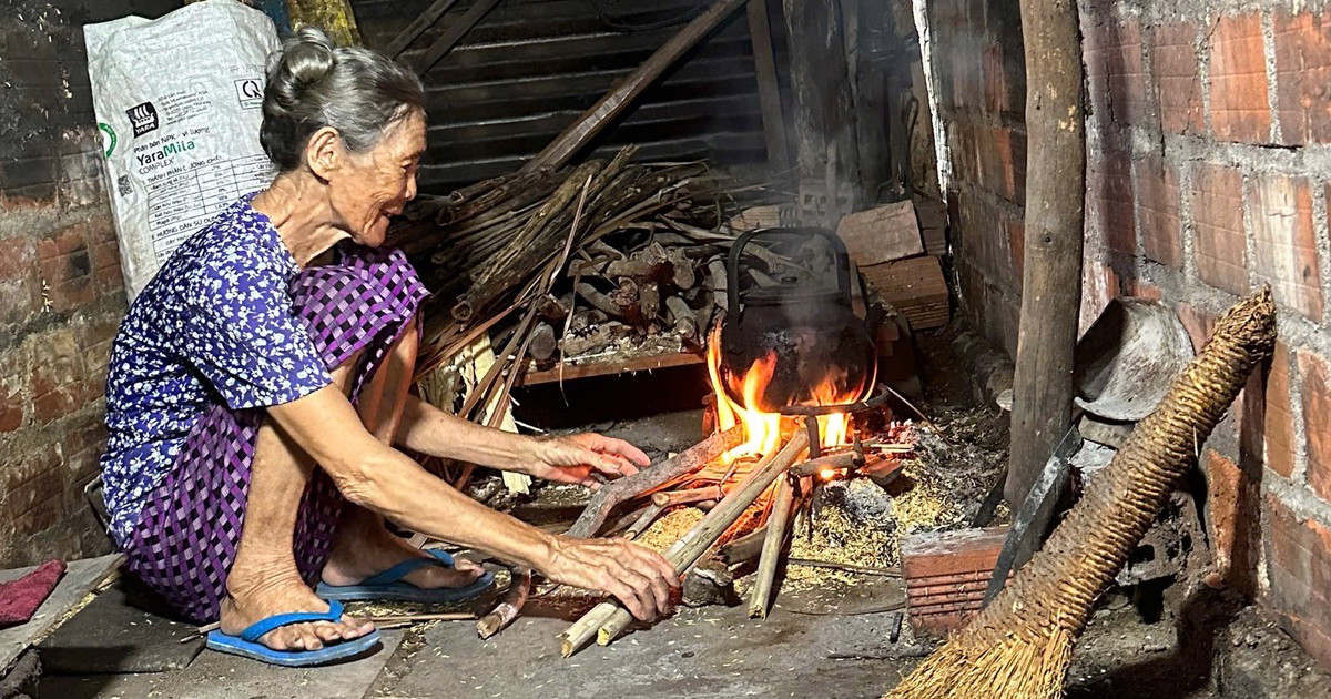 &#039;Bu&ocirc;n t&agrave;u b&aacute;n b&egrave; kh&ocirc;ng bằng ăn d&egrave; tiết kiệm&#039;