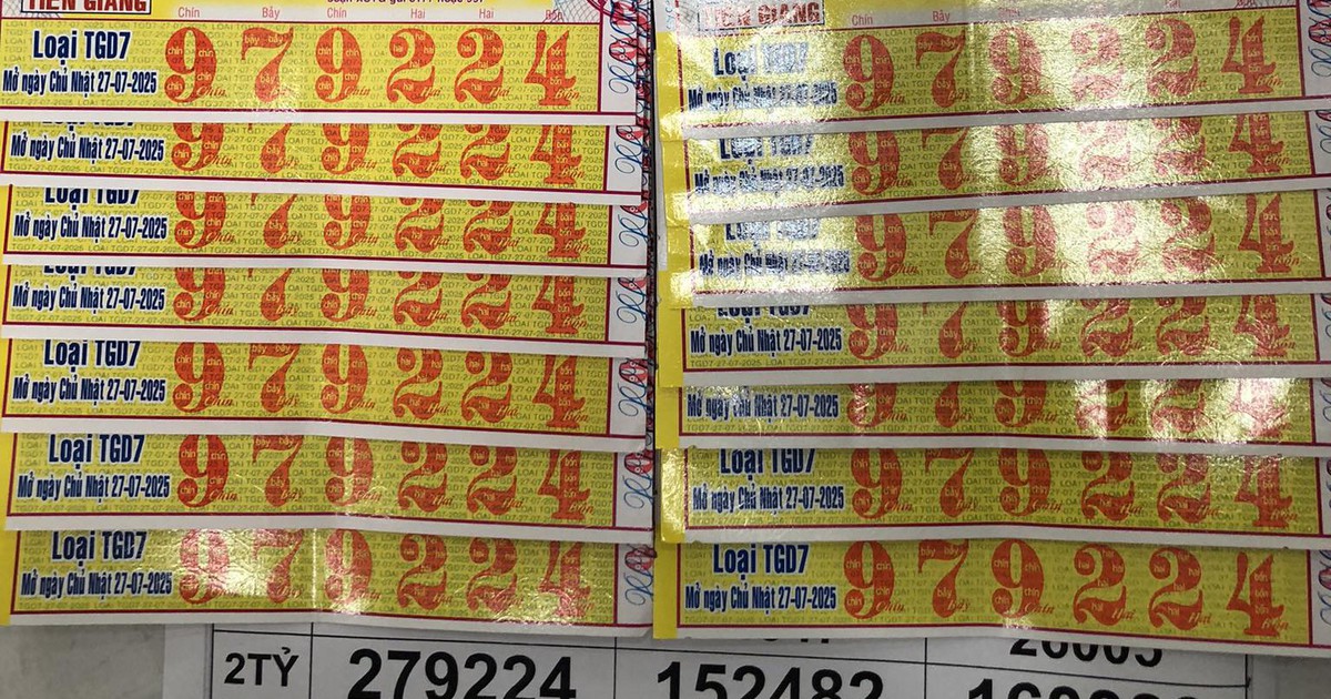 Xổ số miền Nam ng&agrave;y 27 th&aacute;ng 7: Kh&aacute;ch tr&uacute;ng số 14 tờ, nhận tiền mặt