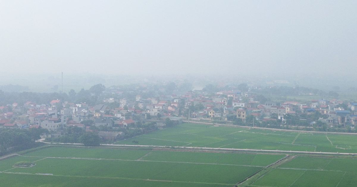V&ugrave;ng qu&ecirc; H&agrave; Nội mịt m&ugrave; trong ng&agrave;y đứng đầu thế giới về &ocirc; nhiễm kh&ocirc;ng kh&iacute;