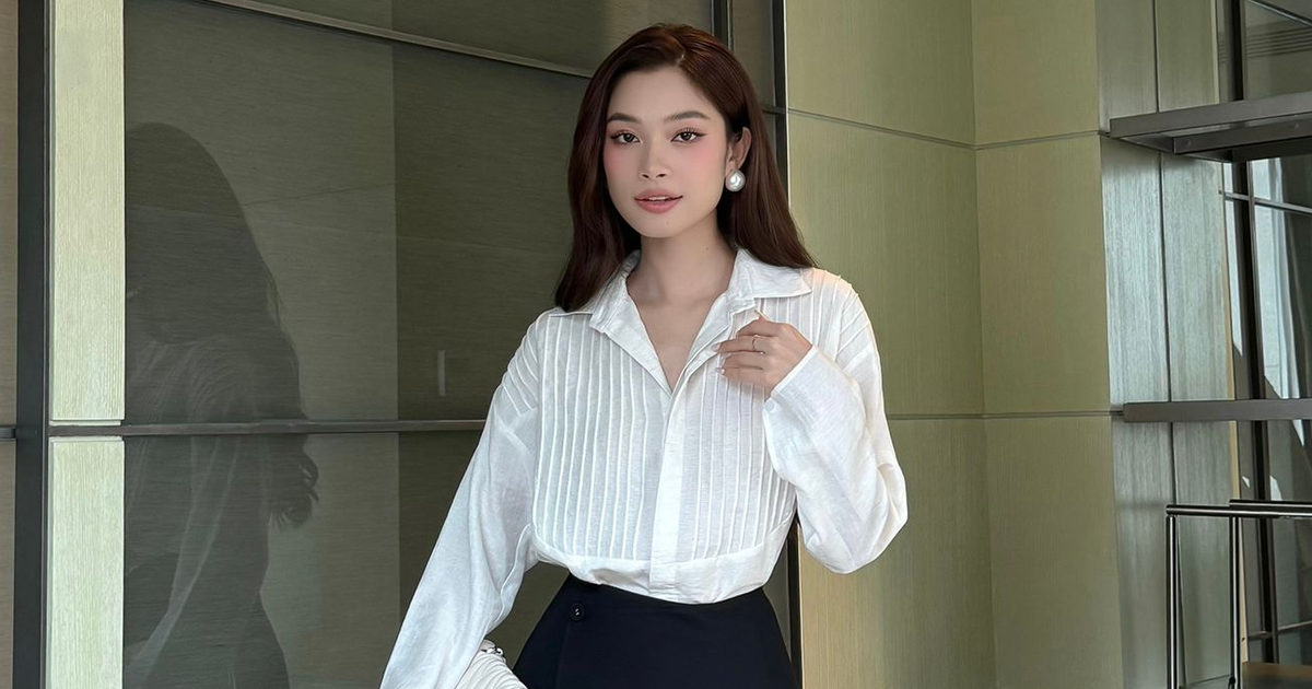Áo sơ mi xếp ly, nét mới lạ trong tủ đồ của nàng công sở