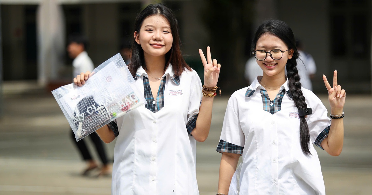 Hồi hộp dõi theo chấm thi văn tốt nghiệp THPT: Đề hay, nhưng điểm cao dễ không?