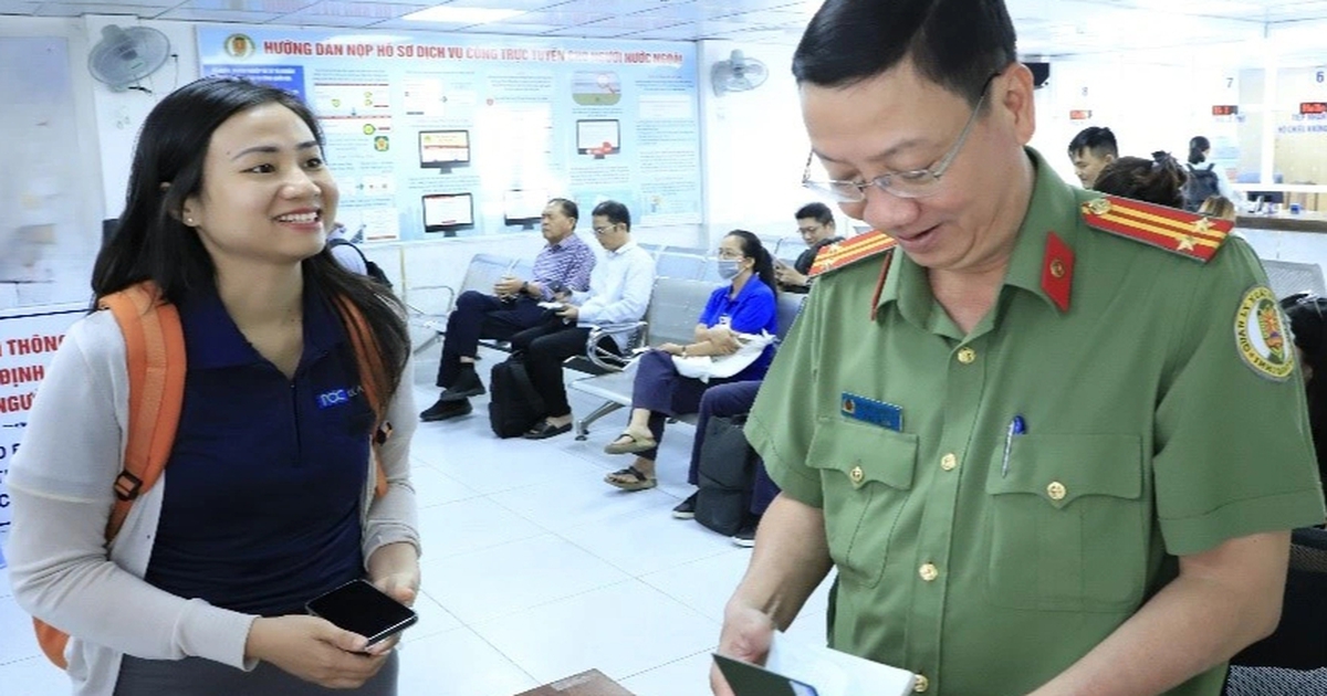 Công an Đồng Nai: 'Tăng ca' cấp định danh điện tử mức 2 cho người nước ngoài