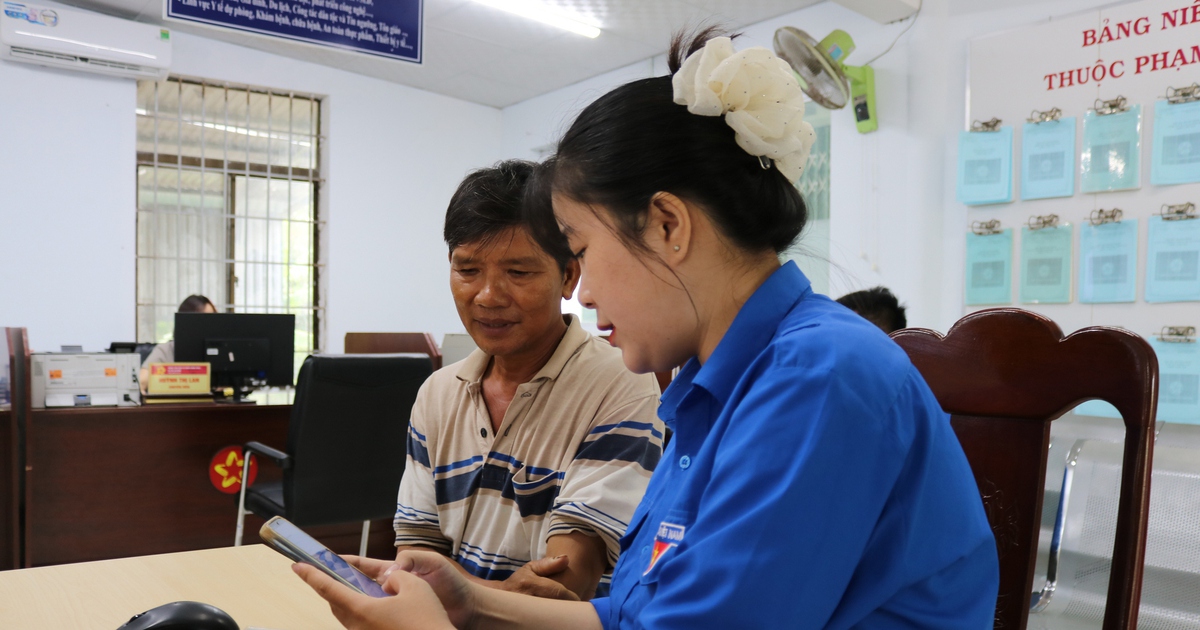 Hỗ trợ người dân làm quen với chính quyền 2 cấp