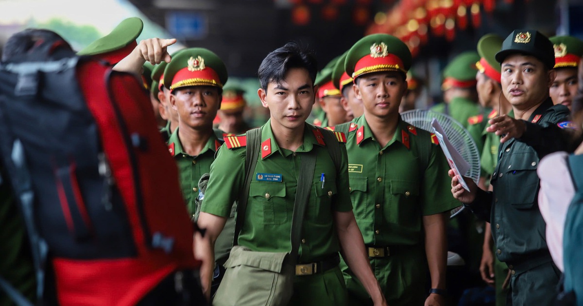 566 chiến sĩ công an đi tàu từ Nam ra Bắc hội quân, chuẩn bị cho A80