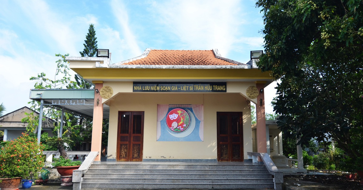 Trần Hữu Trang, thư ký chép tuồng thành soạn giả nổi tiếng