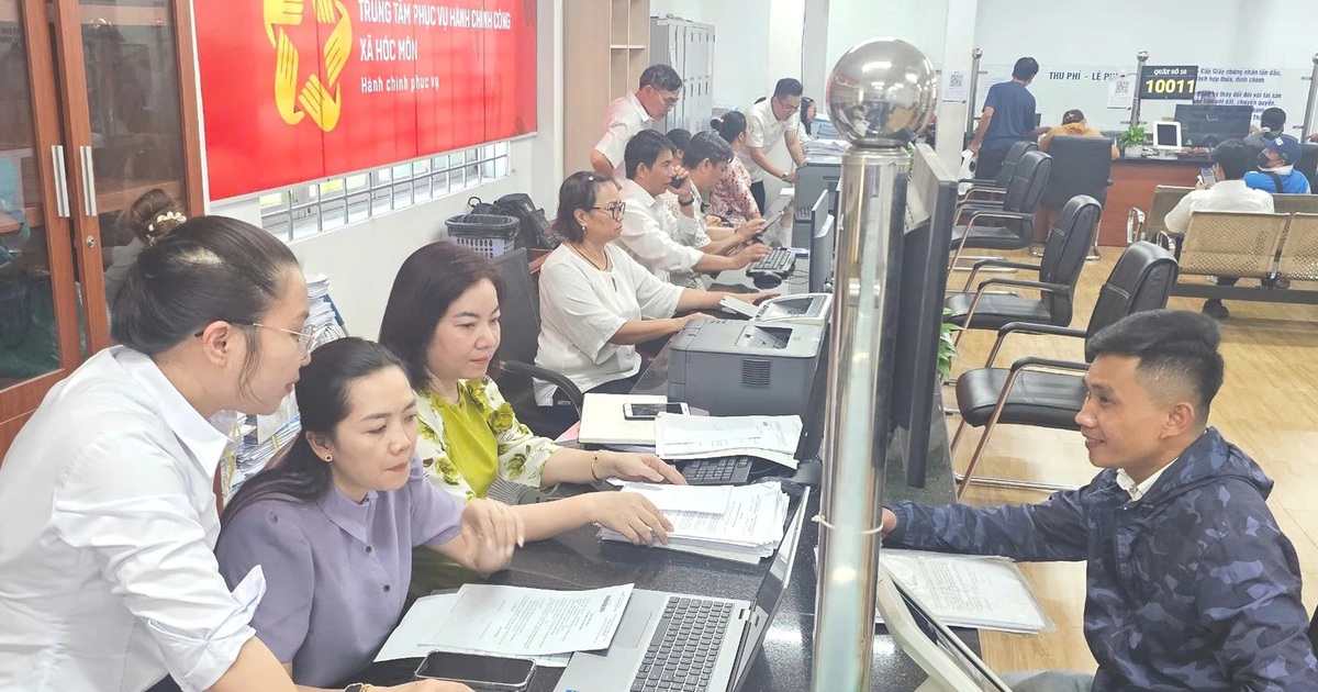 Sáp Nhập Phường: 'Cộng Đồng Mới' Với Nhiều Quyền Hơn, Trách Nhiệm Lớn Hơn; 'Nóng' Về Đề Thi Tốt Nghiệp THPT và Khủng Hoảng Điều Hóa Châu Âu