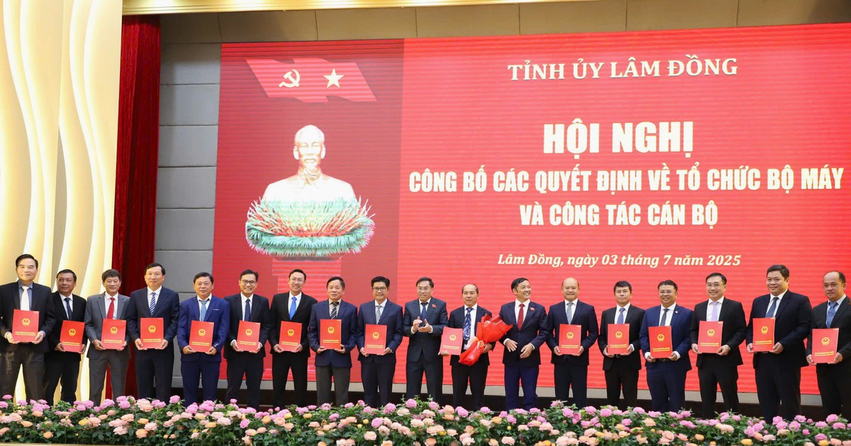 Lâm Đồng: Hai 'siêu' sở, mỗi sở có 15 phó giám đốc