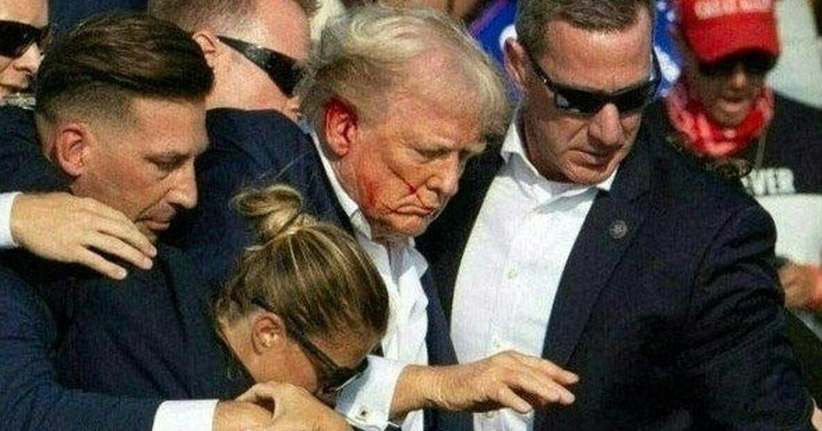 Ông Trump chảy máu nhiều sau khi bị ám sát, trợ lý tưởng trúng nhiều phát đạn