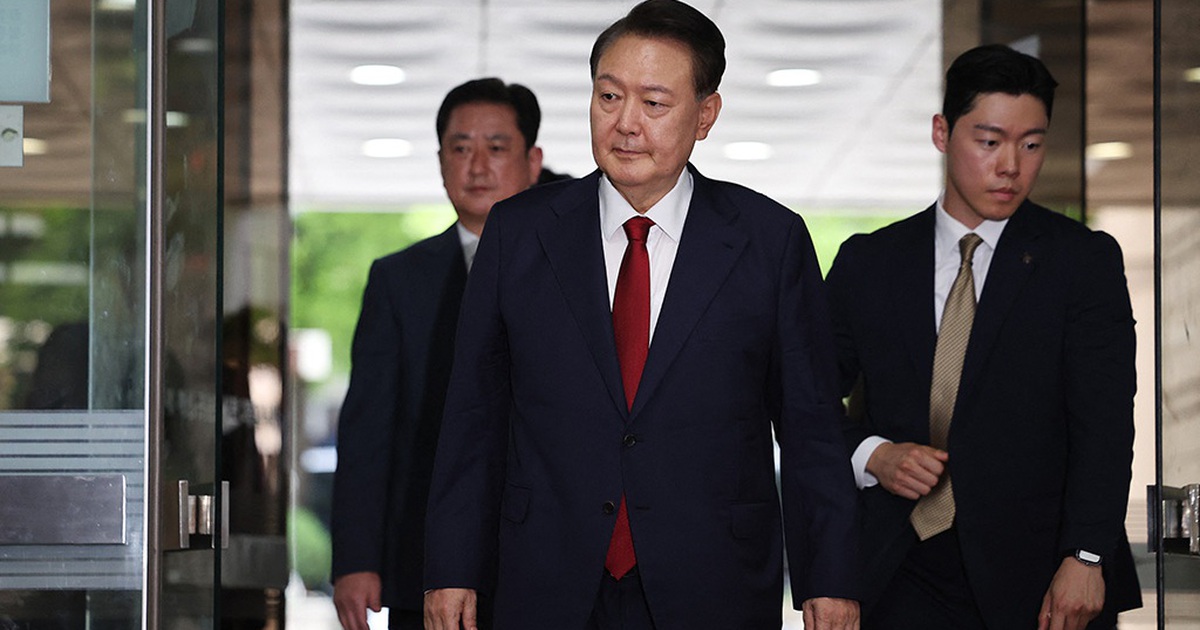 &Ocirc;ng Yoon Suk Yeol c&oacute; thể bị cưỡng chế thẩm vấn