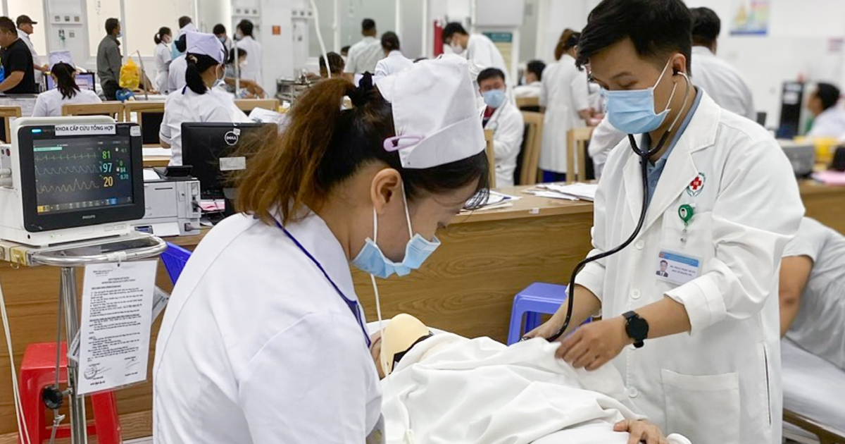 Bệnh viện Nhân dân 115 TP.HCM cấp cứu 2 người kiệt sức khi tham gia giải chạy