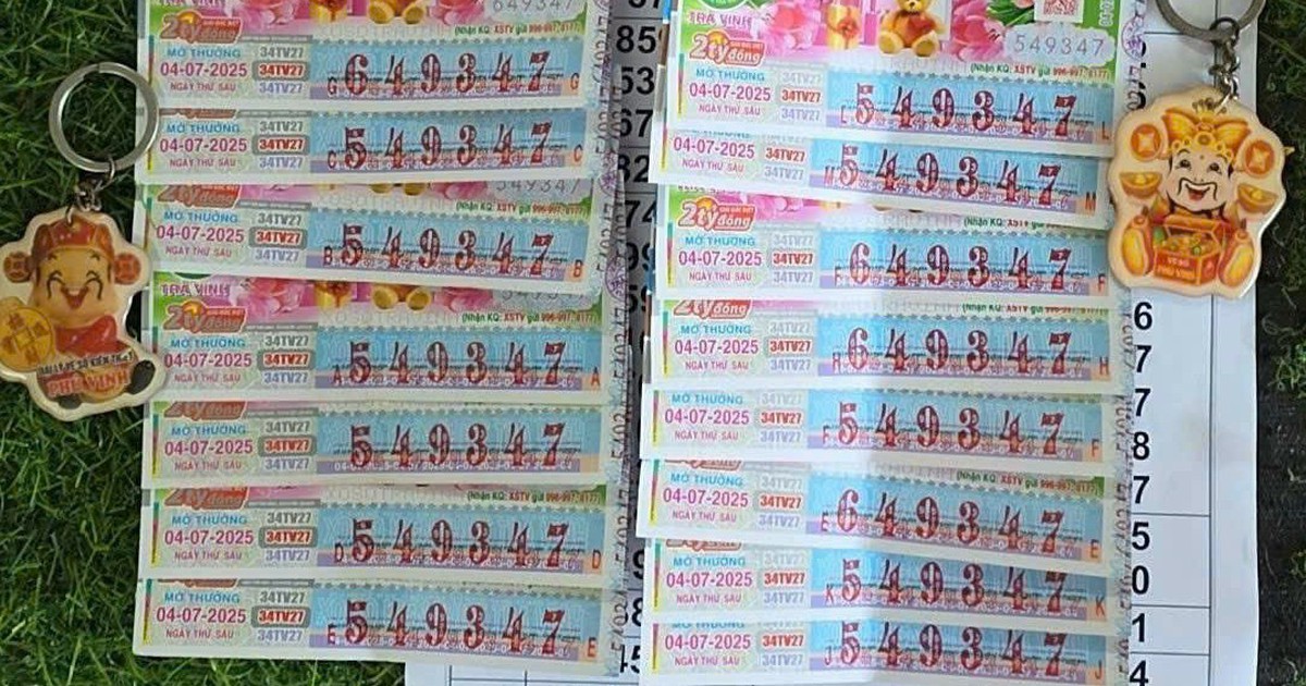 Xổ số miền Nam 4.7: Chàng trai đi đổi thưởng an ủi bất ngờ trúng độc đắc