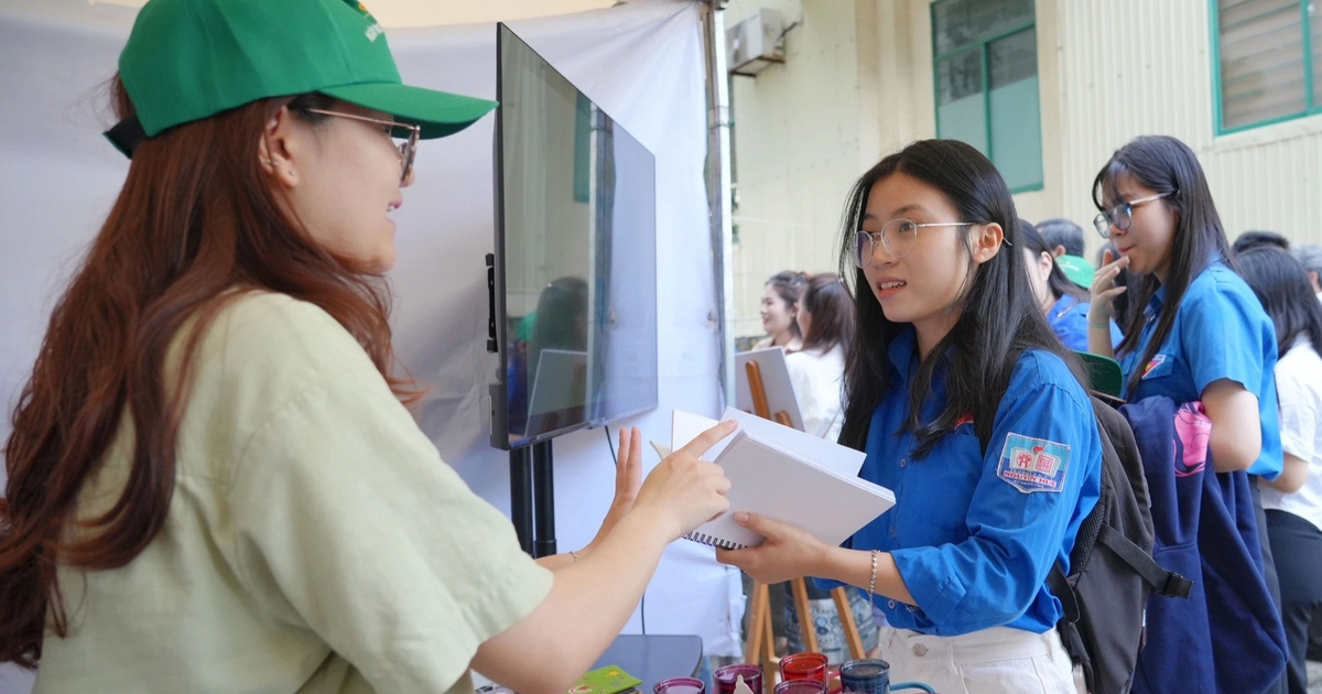 'Đưa giáo dục môi trường vào chương trình chính khóa và ngoại khóa'