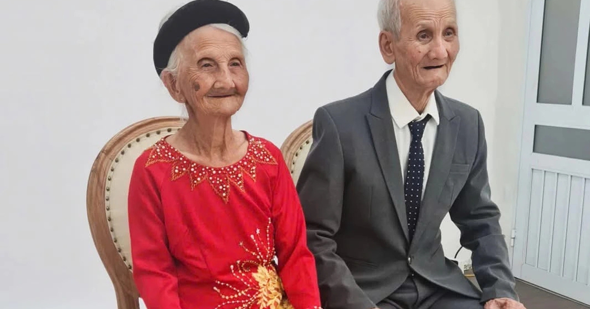 Hai chị em U.100 chụp h&igrave;nh kỷ niệm, d&acirc;n mạng x&uacute;c động v&igrave; t&igrave;nh th&acirc;n ruột thịt