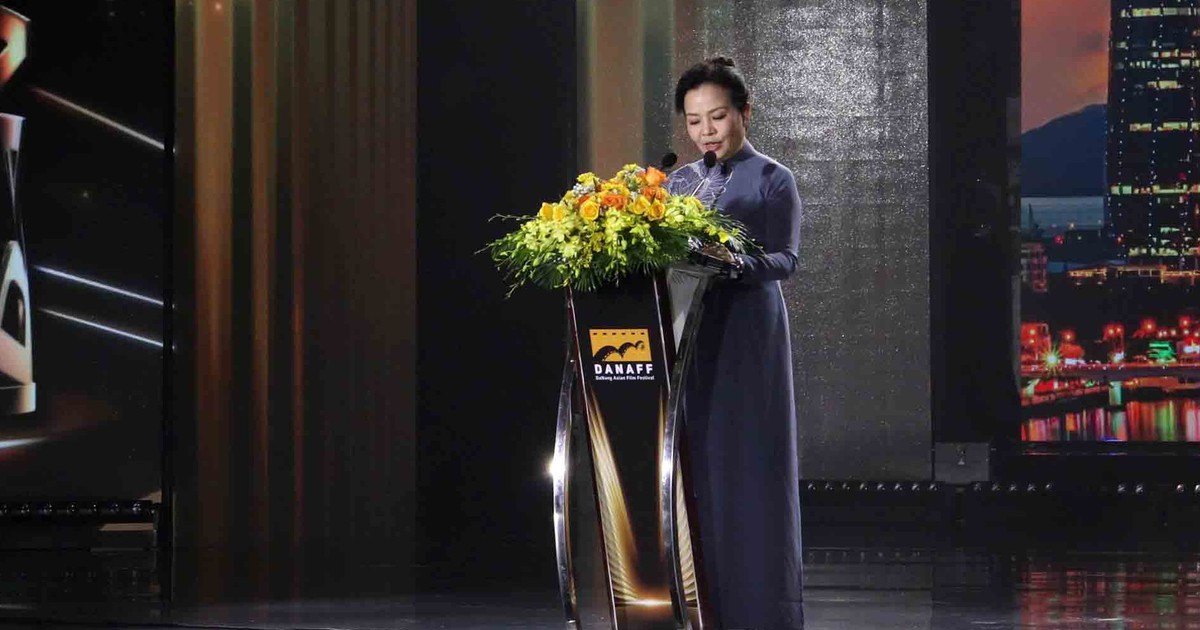 Tôn vinh di sản điện ảnh và phát triển, hỗ trợ tài năng trẻ