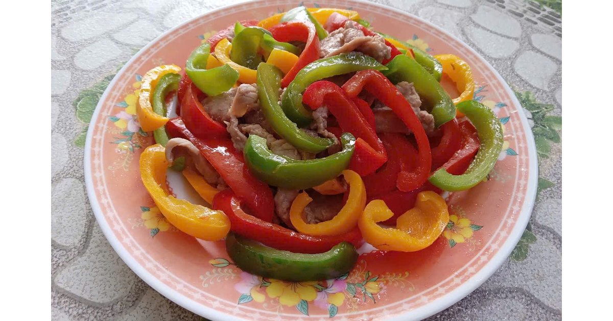 Hương vị qu&ecirc; hương: Ớt chu&ocirc;ng x&agrave;o thịt b&ograve;