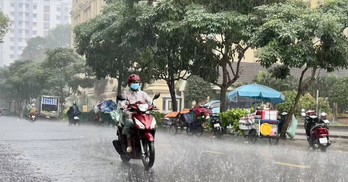 TP.HCM mưa trắng trời, thời tiết tuần tới thế nào?