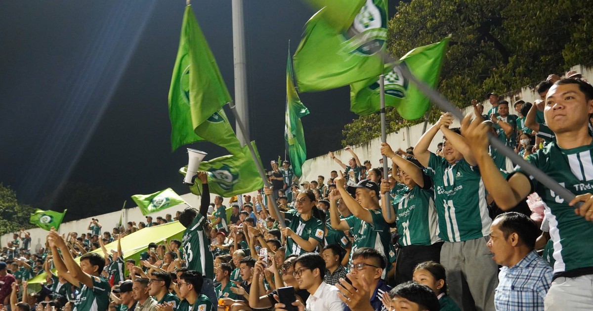 CLB Bình Phước: Hướng đến V-League bằng tình yêu và bản sắc người hâm mộ