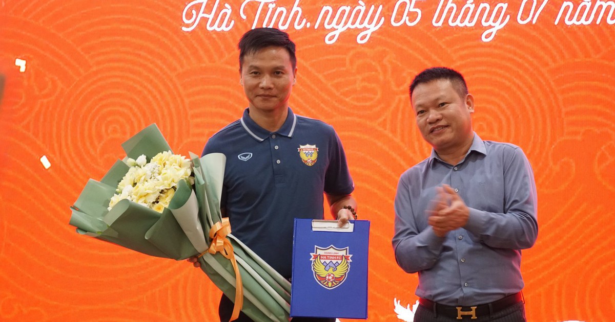 Gương mặt bất ngờ ngồi ghế nóng Hà Tĩnh, HLV Thành Công rời đội vì sức khỏe