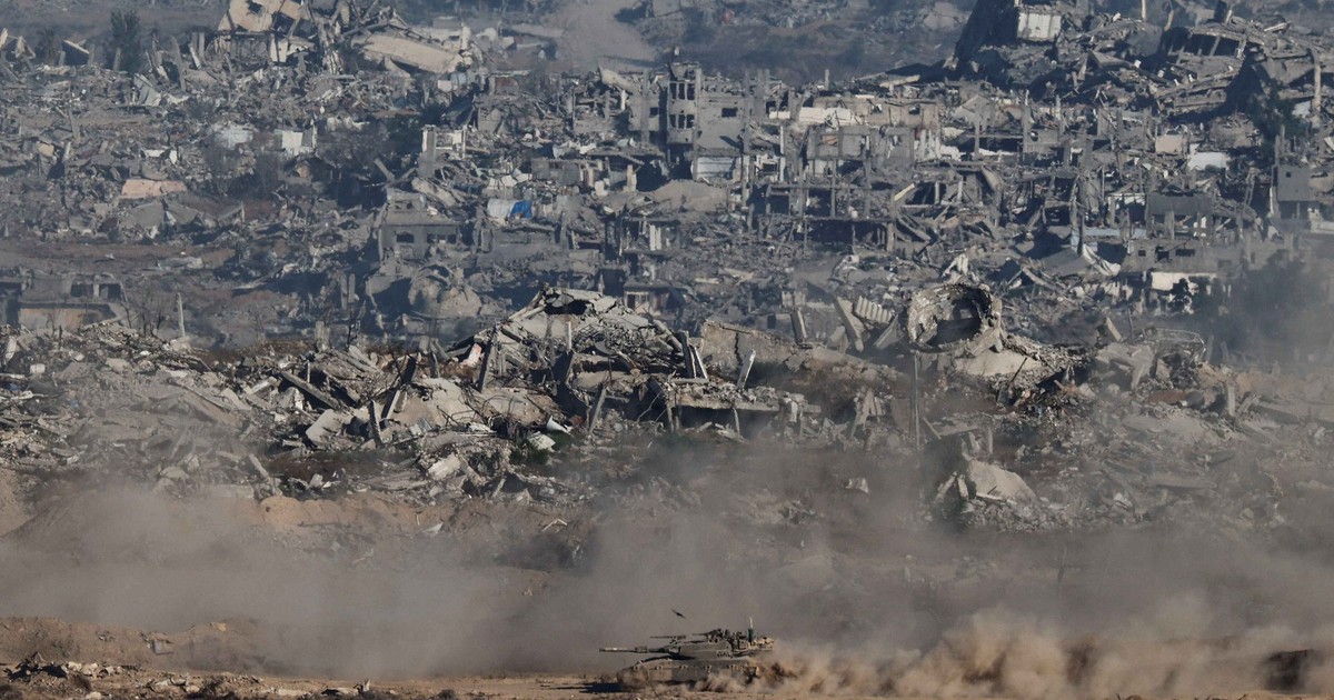 Israel vừa đ&aacute;nh vừa đ&agrave;m