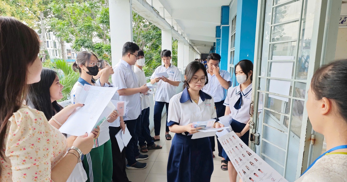 Chấm thi tốt nghiệp THPT chương trình 2006: Điểm môn văn phân hóa rất rõ