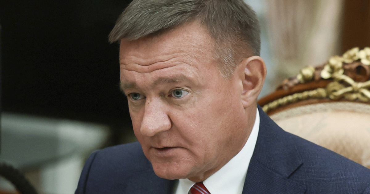 Cựu bộ trưởng Nga chết trong xe v&agrave;i giờ sau khi bị c&aacute;ch chức