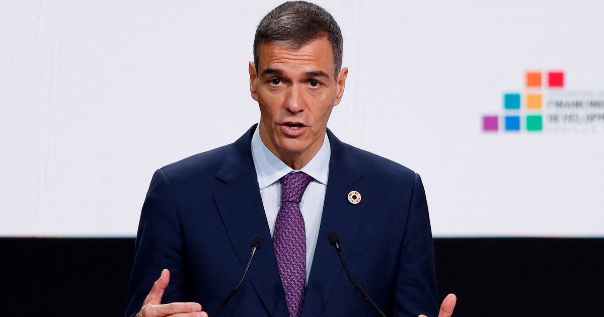 Đảng cầm quyền T&acirc;y Ban Nha cấm th&agrave;nh vi&ecirc;n mua d&acirc;m