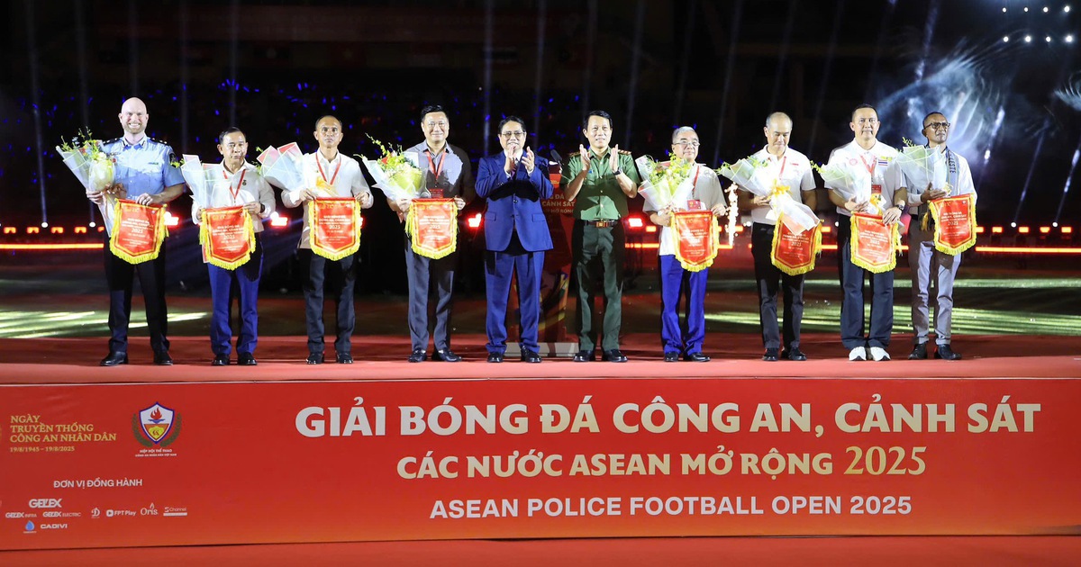 Thủ tướng Phạm Minh Chính dự lễ khai mạc giải bóng đá Công an-Cảnh sát ASEAN
