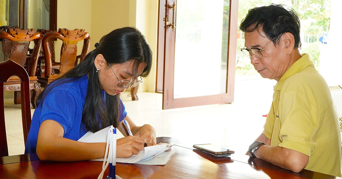 Bà con phấn khởi vì thời gian làm thủ tục rút ngắn thấy rõ