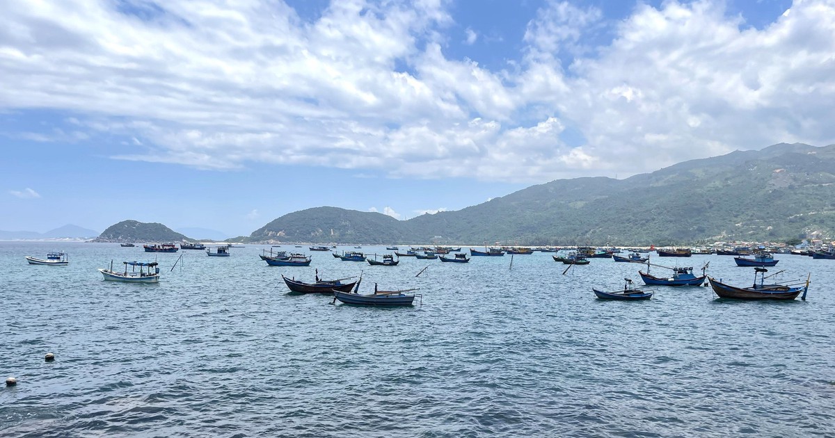 Hạnh ph&uacute;c được mẹ t&ocirc;i &#039;vẽ&#039; n&ecirc;n từ nắng gi&oacute; v&agrave; vị mặn m&ograve;i của biển