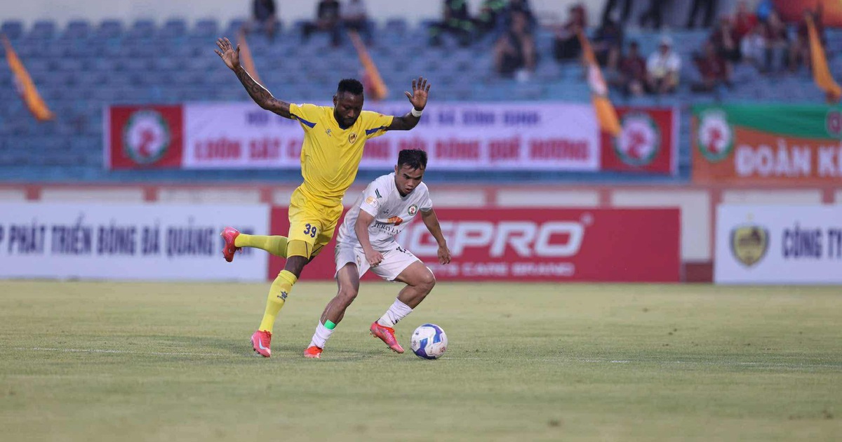 CLB Quảng Nam bị phạt nặng 500 triệu đồng và phải xuống hạng ba nếu bỏ V-League