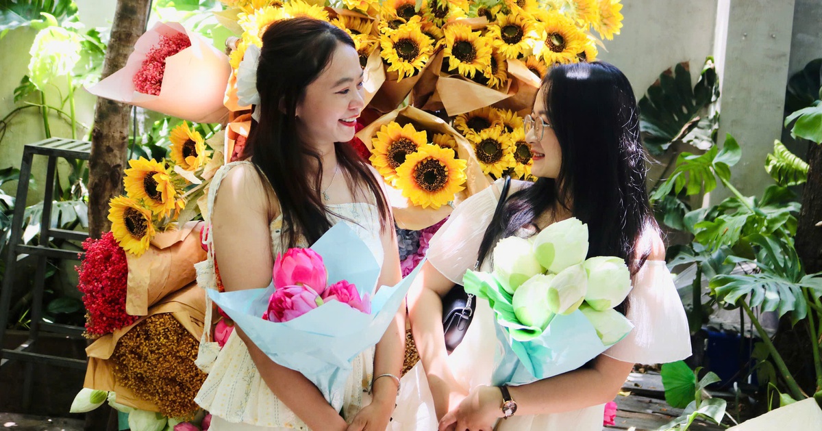 Những địa điểm check-in mùa thu Hà Nội ở TP.HCM trong những ngày... nắng nóng