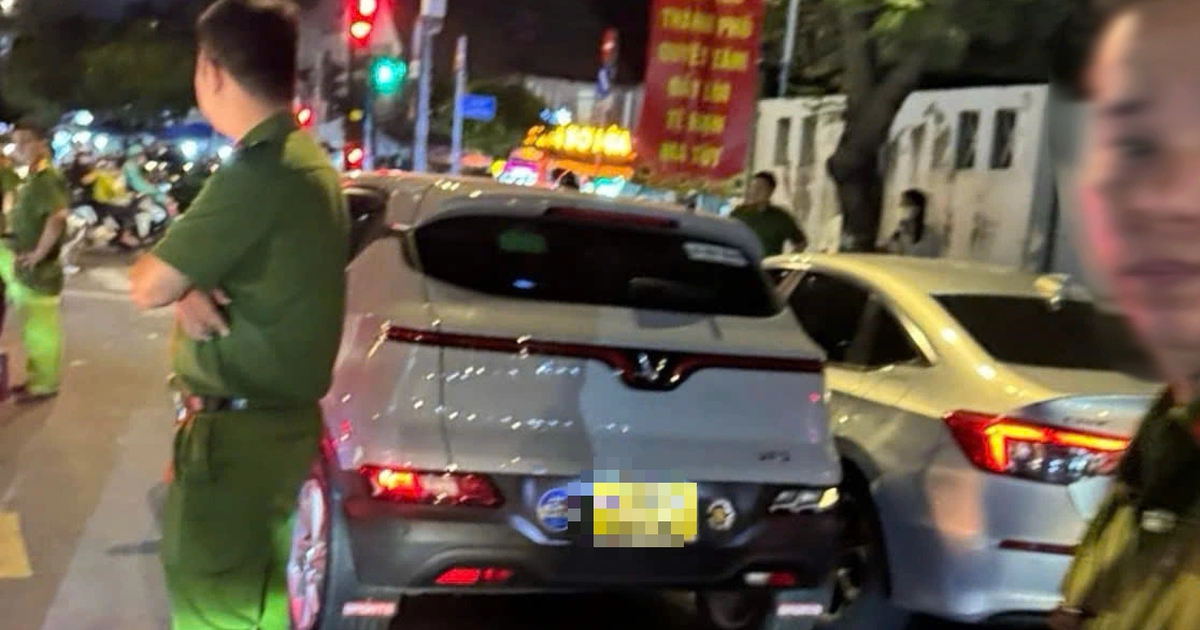 TP.HCM: Nh&oacute;m người đậu &ocirc; t&ocirc; giữa đường, đuổi đ&aacute;nh nhau khai g&igrave;?