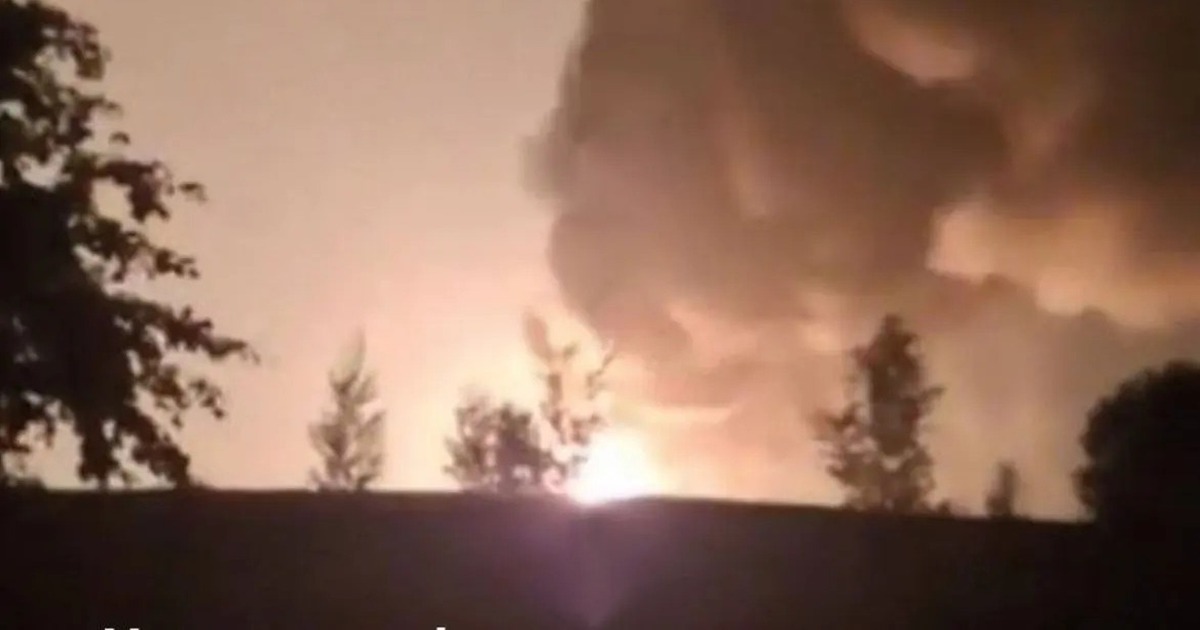 Chiến sự Ukraine ng&agrave;y 1.267: Kyiv tấn c&ocirc;ng cơ sở dầu mỏ của Nga