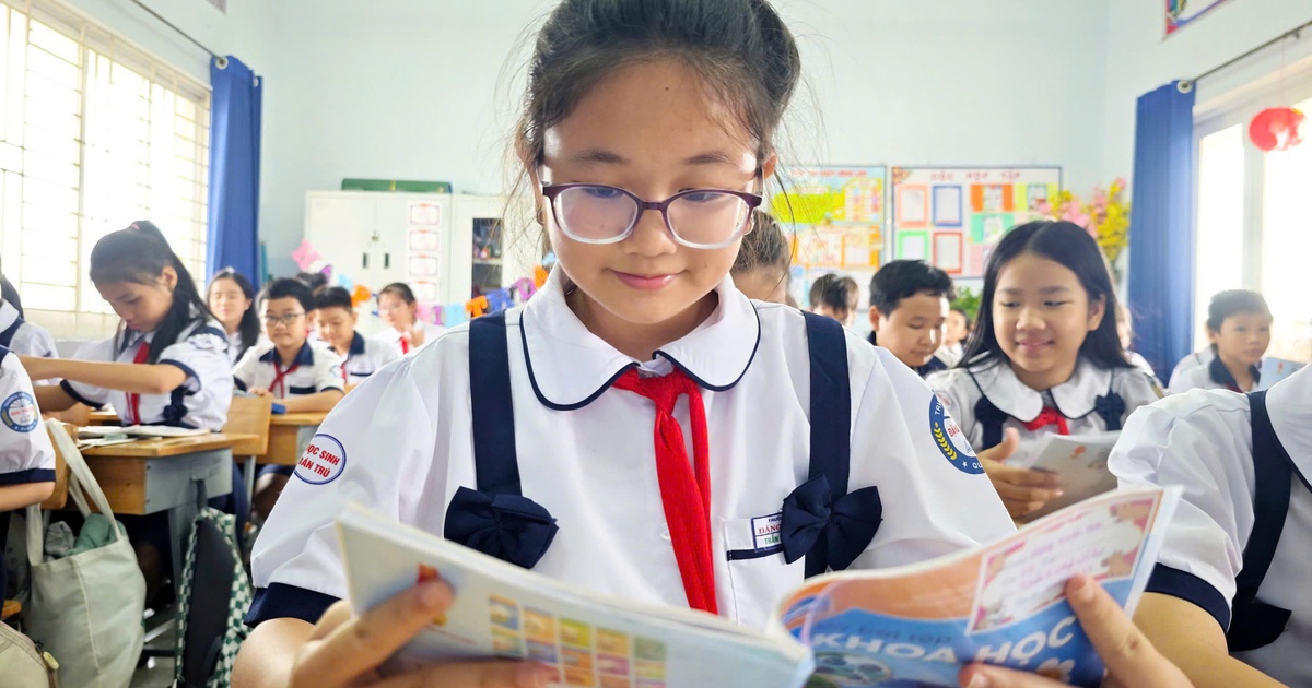 Sạc Xe Điện 'Nóng' Đến Ngã Tư Đường: Giáo Khoa Quốc Gia Bàn Luận, Bóng Đá Nữ Đông Nam Á 'Nảy Lửa'
