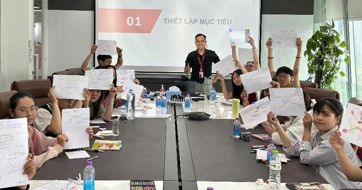 J&T Express hỗ trợ các bạn trẻ phát triển năng lực nghề nghiệp