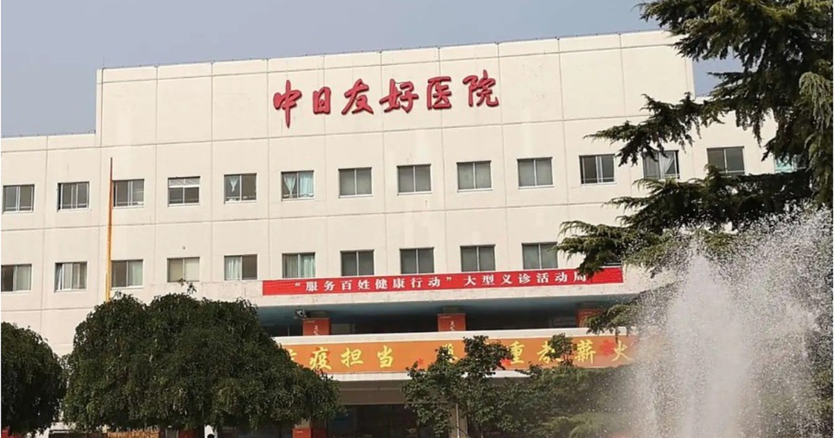 Trung Quốc kỷ luật 19 người sau vụ b&aacute;c sĩ bỏ mặc bệnh nh&acirc;n để bảo vệ nh&acirc;n t&igrave;nh