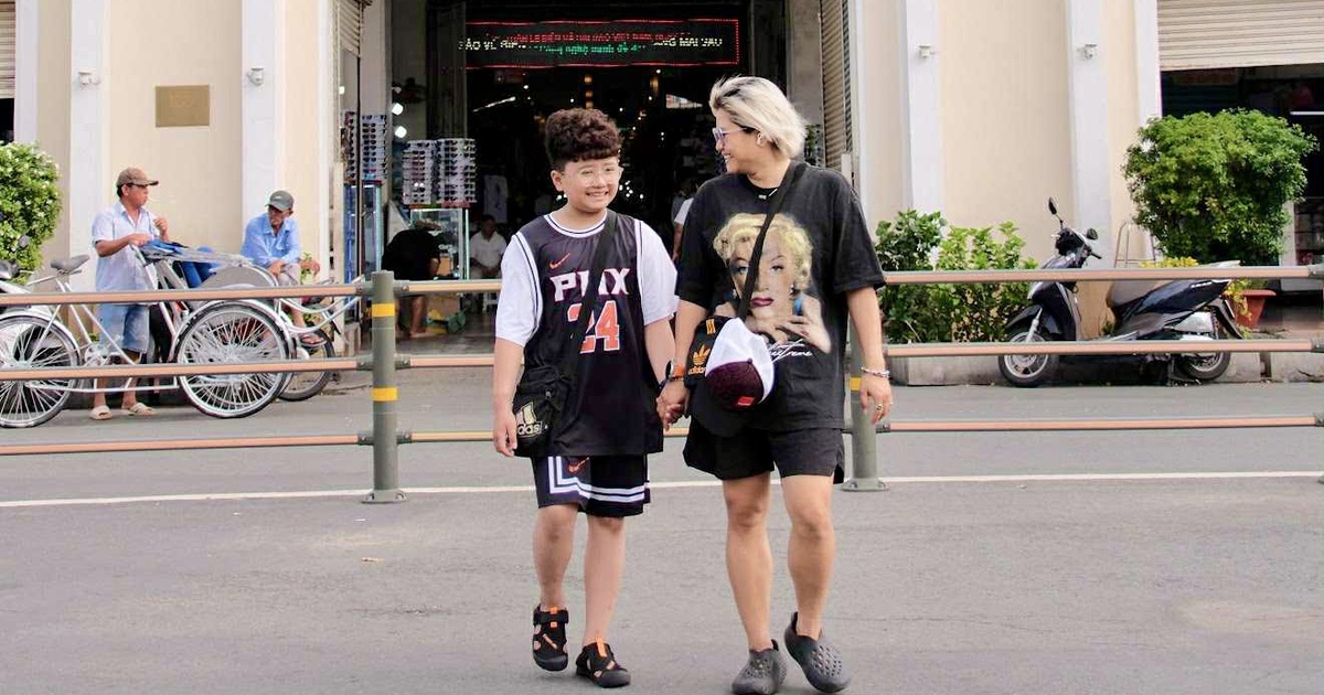 Bạn đồng h&agrave;nh đặc biệt của 2 mẹ con c&ocirc; gi&aacute;o