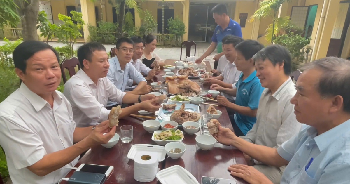 Clip mukbang thịt heo của c&aacute;n bộ th&uacute; y Huế h&uacute;t h&agrave;ng trăm ng&agrave;n lượt xem