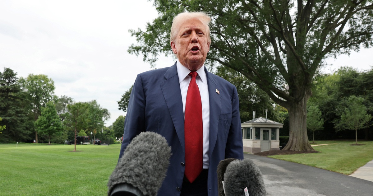 &Ocirc;ng Trump c&aacute;ch chức l&atilde;nh đạo cục thống k&ecirc; v&igrave; số liệu việc l&agrave;m xấu