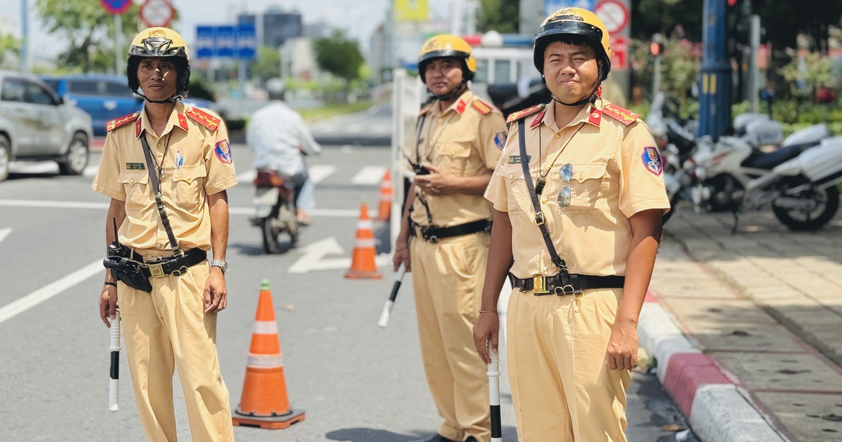 Rẽ phải khi đ&egrave;n đỏ: CSGT TP.HCM phạt tới 20 triệu từ camera giao lộ